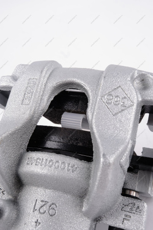 Суппорт передний левый в сборе Renault Logan II, Sandero (суппорт 410118579R +2шт. тормозн. колодки 410602581R) Renault