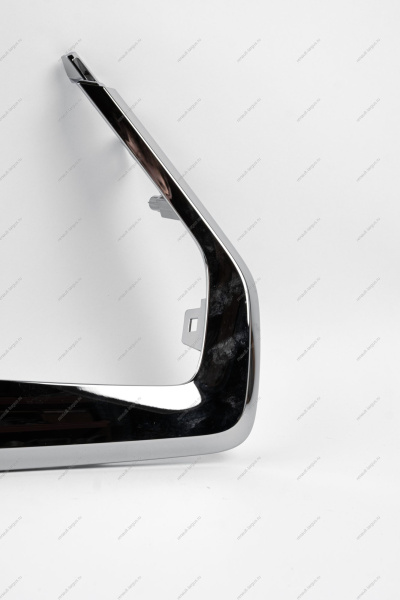 Молдинг LADA Vesta SW Cross FL переднего бампера нижний правый (хром Lada