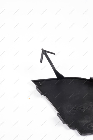 Заглушка LADA XRAY переднего бампера под буксирную проушину АвтоВАЗ