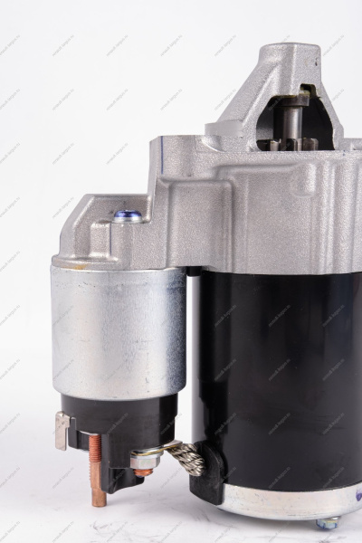 Стартер LADA Largus 8 кл двигат K7M Renault