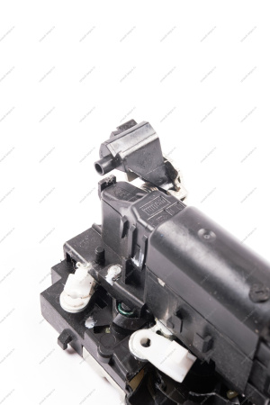 Замок двери LADA Largus/Лада Ларгус внутренний передний правый с эл. приводом (Valeo) Lada