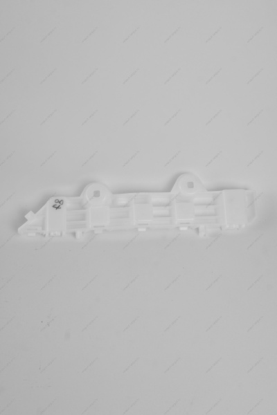 Кронштейн крепления переднего бампера правый ( необходимы заклепки 2шт 7703072424/7705096011) LADA Largus (FL) NEW Lada