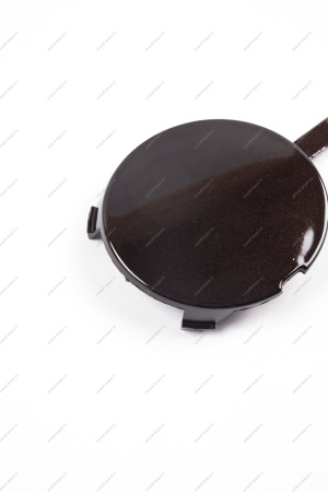 Заглушка окна переднего бампера LADA Largus/Лада Ларгус под буксир. крюк.283 крашеная Lada