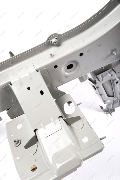 Брызговик LADA Largus с лонжероном левый в сборе (двигат.11189/21129) Lada