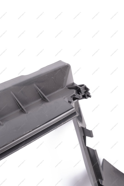 Щиток радиатора (дефлектор) на авто без кондиц. LADA Vesta Lada