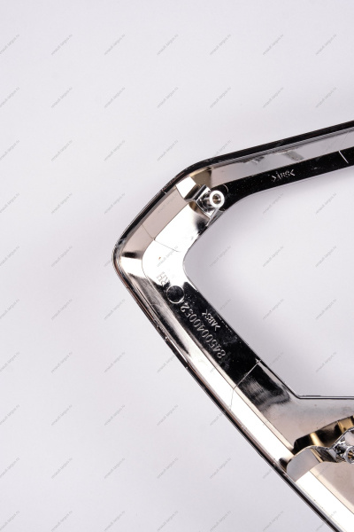 Молдинг переднего бампера нижний правый (хром) LADA Vesta FL Lada