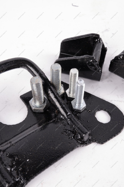 Крепления 3-го ряда сидений LADA Largus 8200484252 1 шт+6001551007 2 шт к-т API