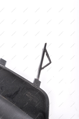 Крышка окна под переднюю буксирную проушину Lada Vesta SW Cross крашенная 691 Платина (серебристый) Lada