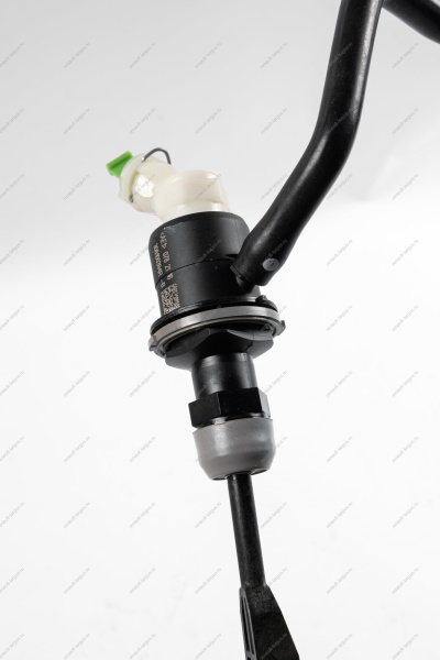 Цилиндр сцепления главный LADA Largus, RENAULT Duster, Sandero Renault