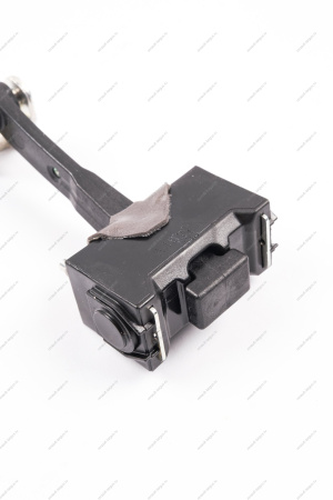 Ограничитель открывания задней двери левый/правый LADA Vesta/Веста Lada