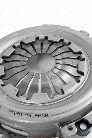 Диск сцепления ведомый+нажимной (без выжимного подшипника)C1060326 LADAVesta 1.6 c 2015-17/Largus 1.6 c 2016 к-т Valeo