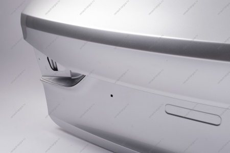 Крышка багажника в цвет 691 Платина (Серебристый) LADA Vesta NG (седан) Lada