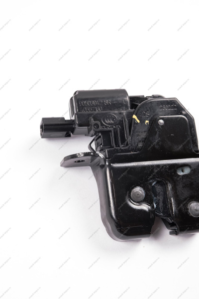 Замок двери багажника Renault Logan 2014- с электроприводом Renault