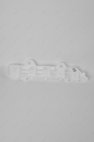 Кронштейн крепления переднего бампера левый (необходимы заклепки 2шт 7703072424/7705096011 LADA Largus (FL) NEW Lada