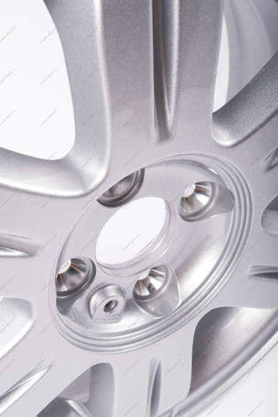 Диск колесный R-15 литой LADA Largus без колпаков КС548 Бран (50ET 100x4 60.1) 1 шт. Lada