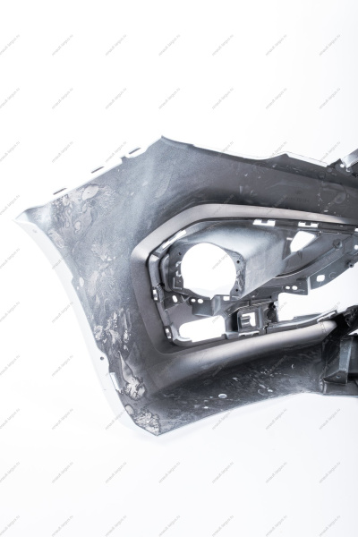 Бампер передний без отверстий под датчики системы парковки в цвет 221 Ледниковый (белый) LADA Vesta FL Lada