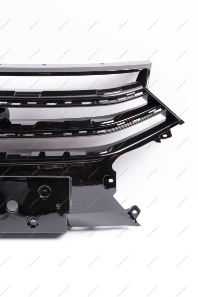 Решетка LADA Vesta NG радиатора средняя (черный лак) (Сызрань) Lada