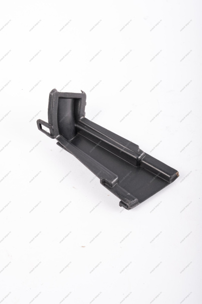 Вставка монтажного блока реле и предохранителей LADA Largus (замок) Renault