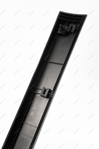 Молдинг передней двери левый Lada Vesta SW Cross Lada