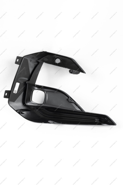Облицовка ПТФ правая ( с отв. под парктроник) LADA Vesta SW Cross FL Lada