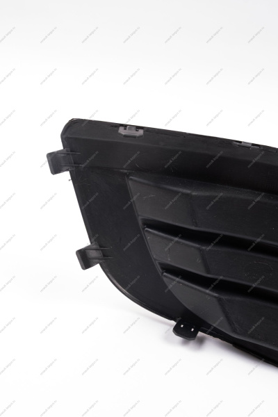 Заглушка переднего бампера LADA Largus/Лада Ларгус противотуманной фары левая (,Полад, г. Тольятти) Lada