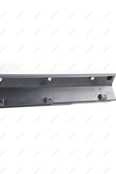 Облицовка порога левая ( с клипсами) 8450091453 LARGUS Cross Lada