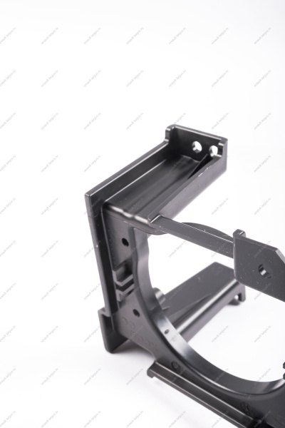 Кронштейн крепления противотуманной фары левый с 12,08,2019. Lada Vesta SW Cross /Cross седан Lada