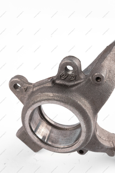 Кулак LADA Largus поворотный левый с АБС 100мм нов.обр. под болт D10мм Renault