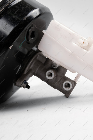 Усилитель вакуумный тормозов с главным цилиндром и бачком в сборе LADA Vesta Lada