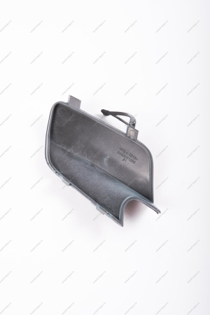 Крышка окна под переднюю буксирную проушину Lada Vesta SW Cross крашенная 496 Фантом (серо-голубой) Lada