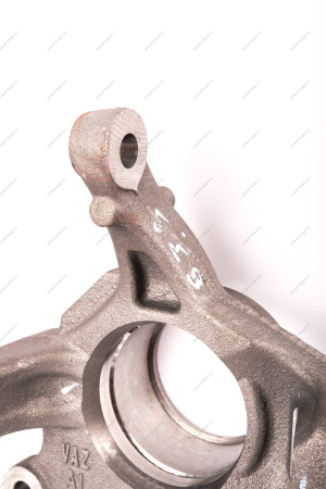 Кулак поворотный правый Renault