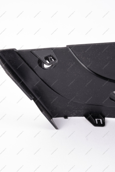 Заглушка LADA Vesta переднего бампера правая ПТФ Lada