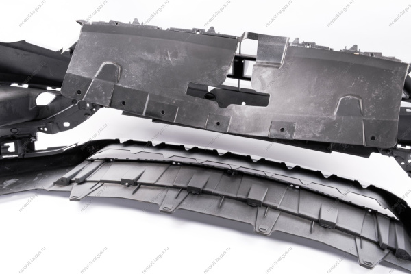 Бампер передний без отверстий под датчики системы парковки в цвет 691 Платина (Серебристый) LADA Vesta FL Lada