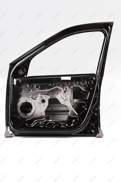 Дверь передняя правая (c отв. под молдинг ,без отверстия под личинку) в цвет 676 LADA Largus (FL) NEW Lada