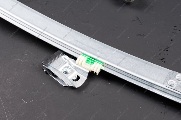 Электростеклоподъемник передней двери левый LADA Vesta Lada