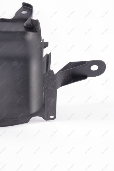 Щиток передней правой арки колеса боковой LADA Largus Renault