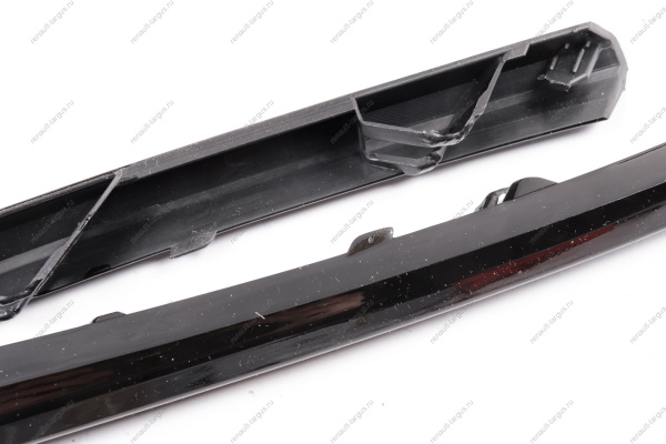 Молдинг переднего бампера к-т 4шт (черный глянец) LADA Vesta FL Россия