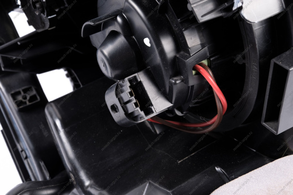 Отопитель с кондиционером в сборе (с механическим радиатором) LADA Vesta Lada