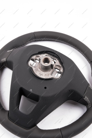 Колесо рулевое с блоками управления аудио-системой, круиз-контролем и обогревом Lada Vesta NG Lada