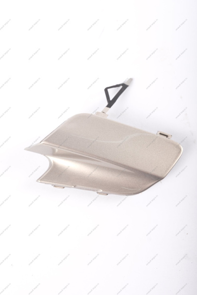 Крышка окна под переднюю буксирную проушину Lada Vesta SW Cross крашенная 247 Карфаген (Бежевый металлик) Lada