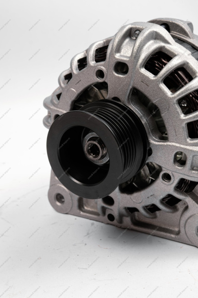 Генератор 125A LADA Largus FL Renault