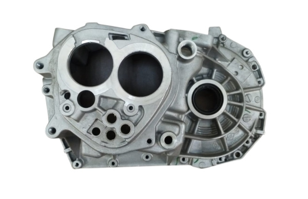Картер коробки передач LADA Largus КПП-JR5 ( 8200934990) Renault