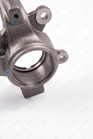 Кулак поворотный передний правый с АБС LADA XRAY Renault