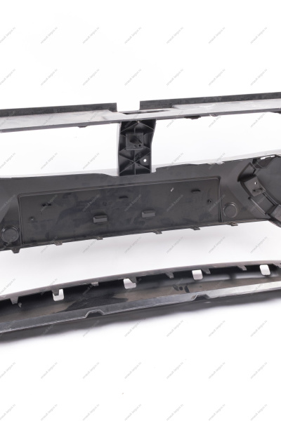 Бампер передний с отверстиями под накладки , с крышкой окна под буксирную проушину (под покраску) LADA Largus Cross (FL) NEW Lada