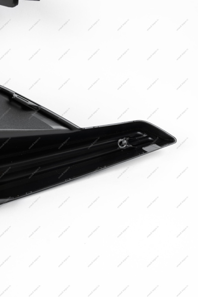 Облицовка ПТФ правая ( с отв. под парктроник) LADA Vesta SW Cross FL Lada