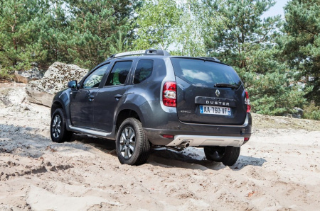 Крыло переднее левое RENAULT Duster крашеное Графитовый (серый) RGB Тайвань