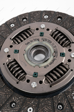 Диск сцепления ведомый+нажимной (без выжимного подшипника)C1060326 LADAVesta 1.6 c 2015-17/Largus 1.6 c 2016 к-т Valeo