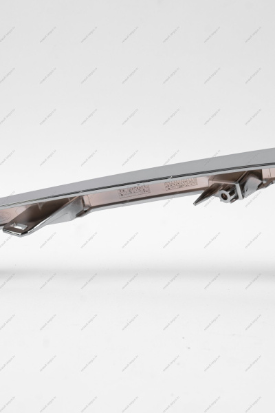 Молдинг переднего бампера нижний правый Lada Vesta SW Cross Lada