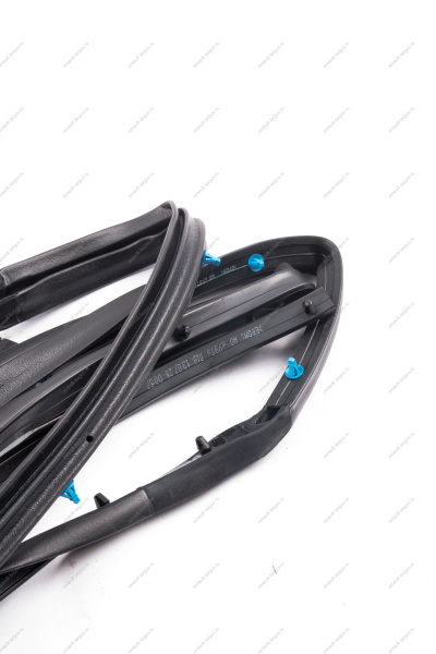 Уплотнитель проема задней правой двери верхний Lada Vesta SW/ SW Cross Lada