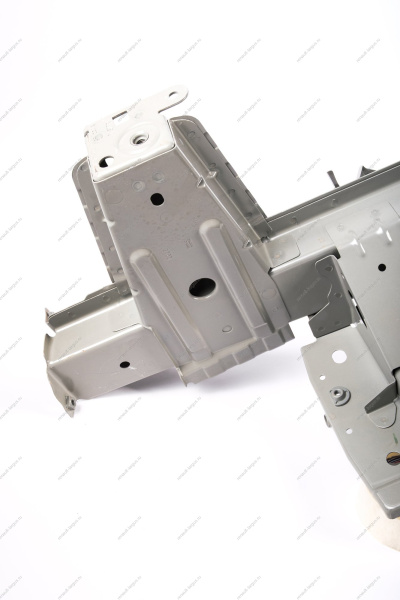 Брызговик LADA Largus с лонжероном левый в сборе (двигат.11189/21129) Lada